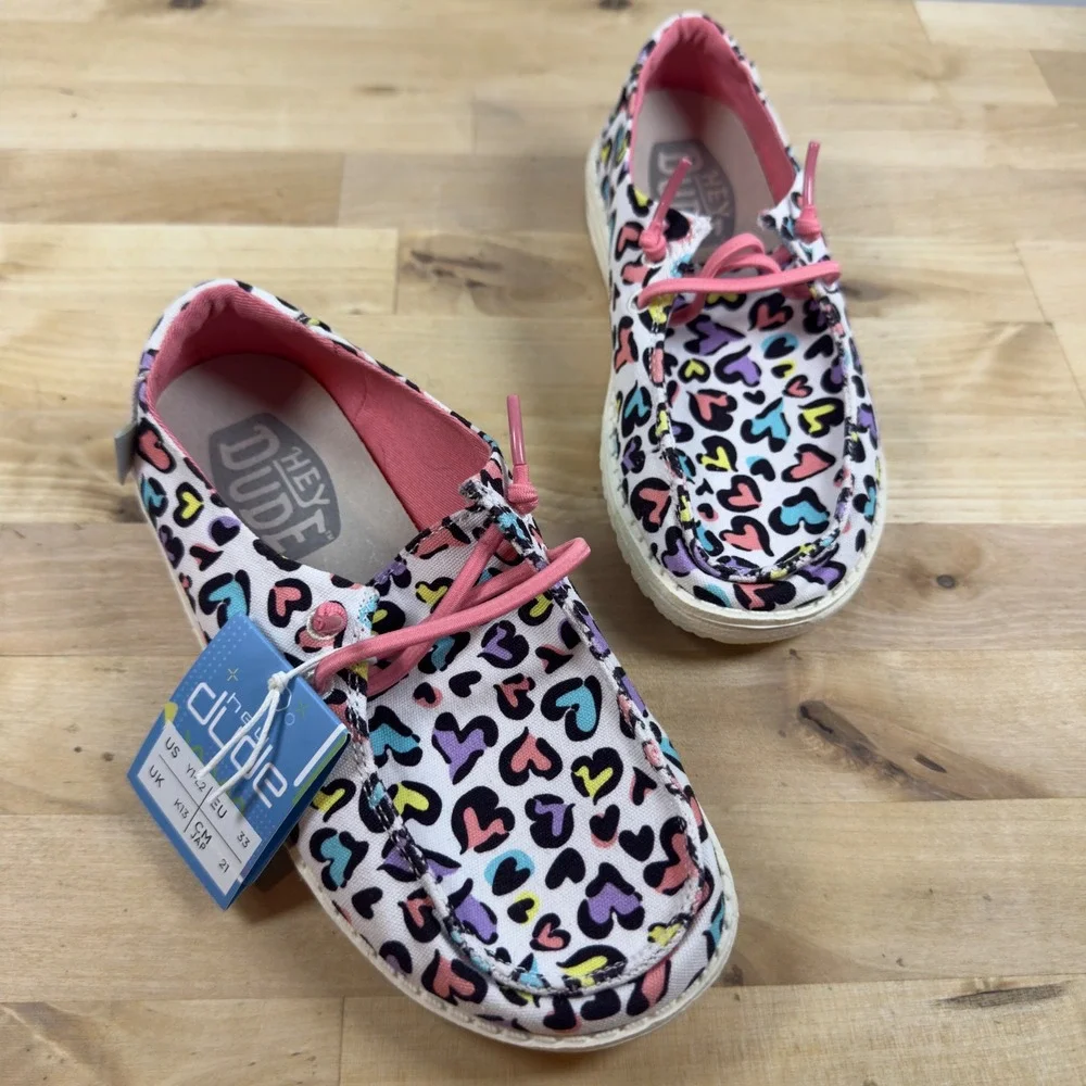 Hey Dude Wendy Youth Cat White Leopard Heart Print Loafers Size Y1 L2 NEW
